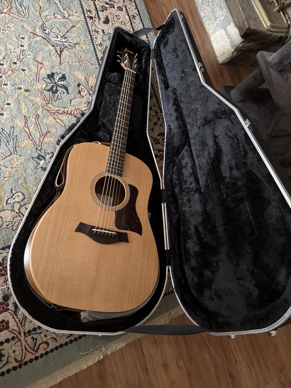 Gator Cases Legacy Series Lightweight Deluxe ABS Molded Case for Dreadnought Style Acoustic Guitars (GC-DREAD) customer photo 1