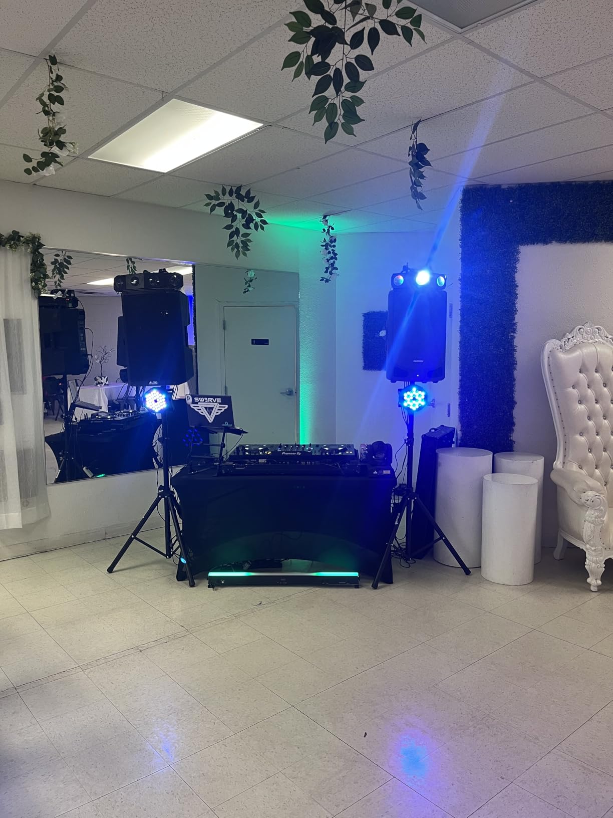 Gemini Tripod PA Speaker Stand, Adjustable Height, 60lb Capacity (ST-04) customer photo 1