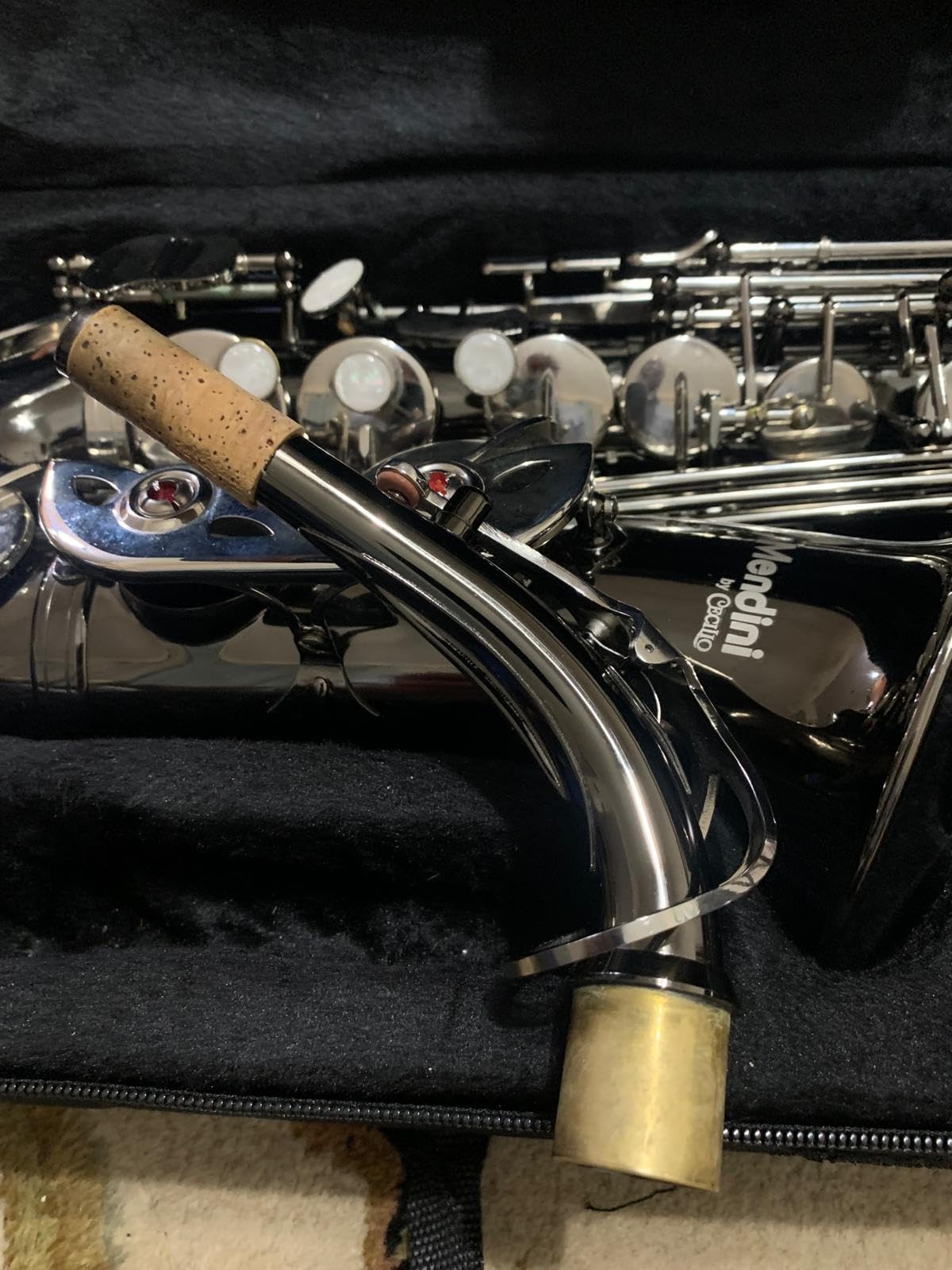 Mendini By Cecilio Alto Saxophone for Beginners, E Flat Alto Saxophone for Musicians with Tuner, Mouthpiece, Case, 10 Reeds, Grease, Cleaning Cloth & Rod, Gloves, Strap, Lesson Book (Silver) customer photo 2