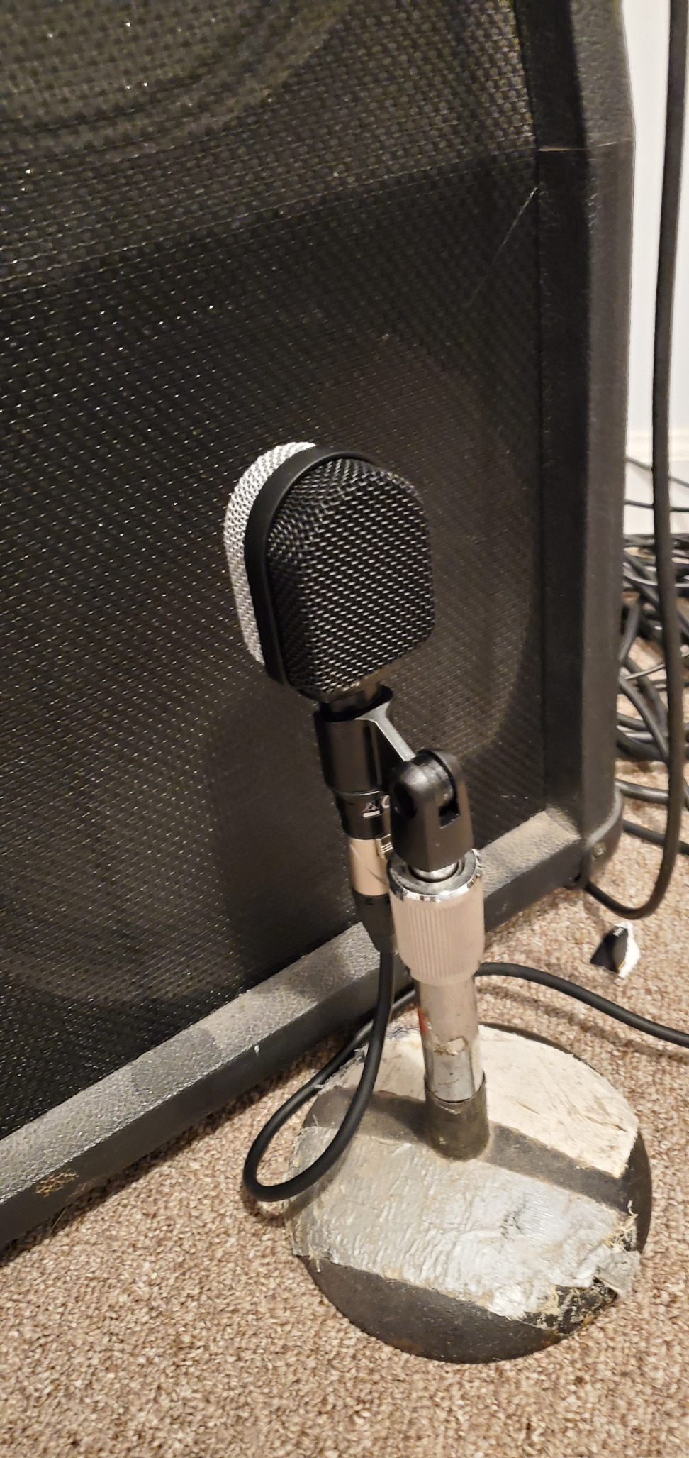 Superlux PRA628MKII Professional Dynamic Instrument Microphone, Wired Super-Cardioid Mic for Guitar/Bass Amps & Live Sound customer photo 1