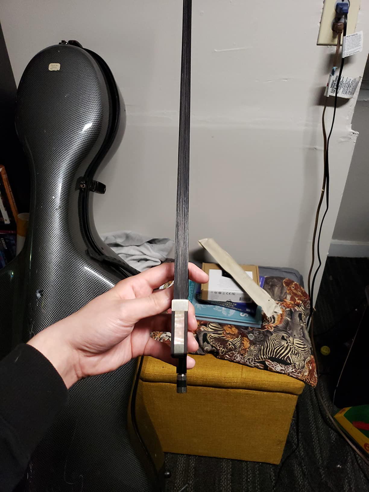 4/4 Size Black Horsehair Carbon Fiber Cello Bow customer photo 2