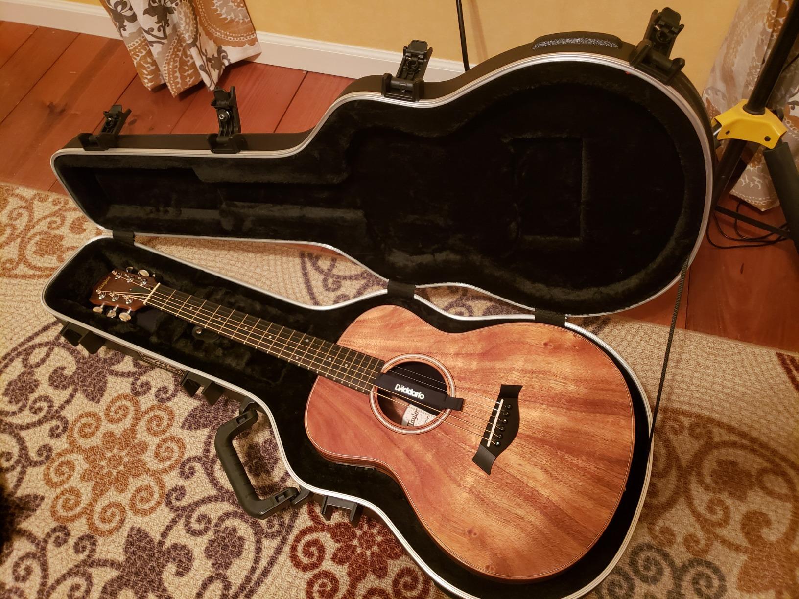 SKB Taylor GS Mini Acoustic Guitar Hard Case - TSA Locks, Indestructible Handle, Plush Interior for Ultimate Protection customer photo 1