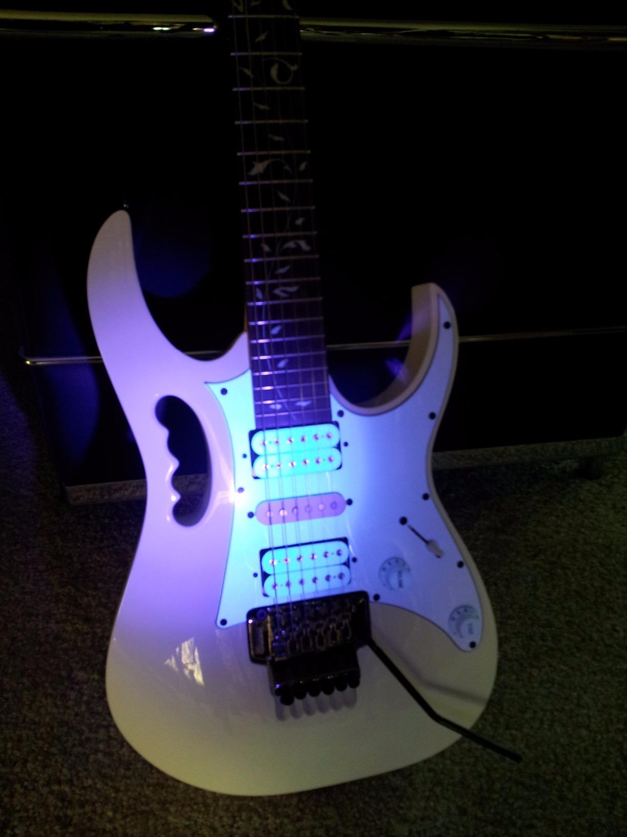 Ibanez JEMJR Steve Vai Signature JEM Junior Electric Guitar - White customer photo 2