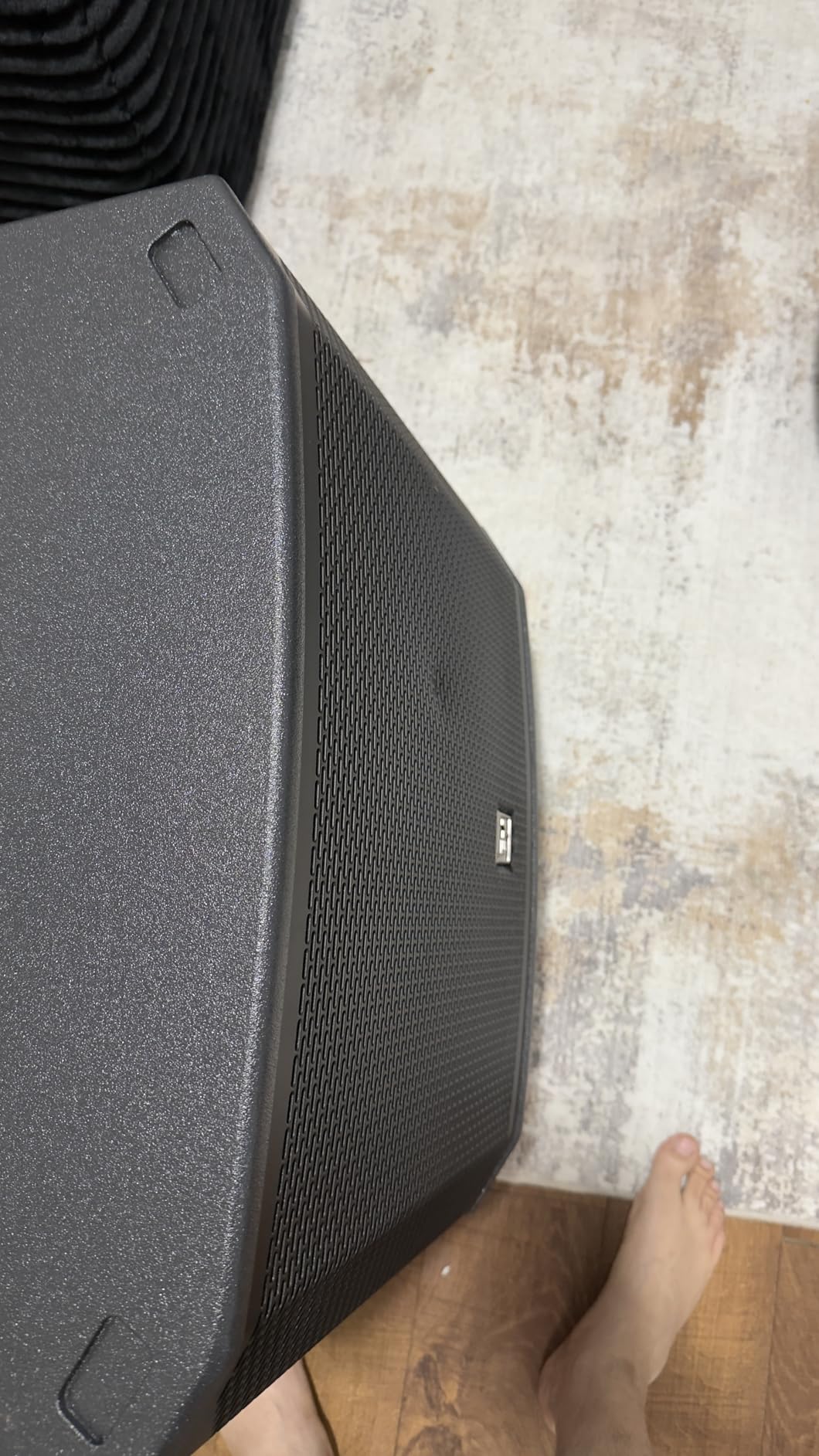 Electro-Voice EKX-15SP 15-Inch 1300W Powered Subwoofer customer photo 2