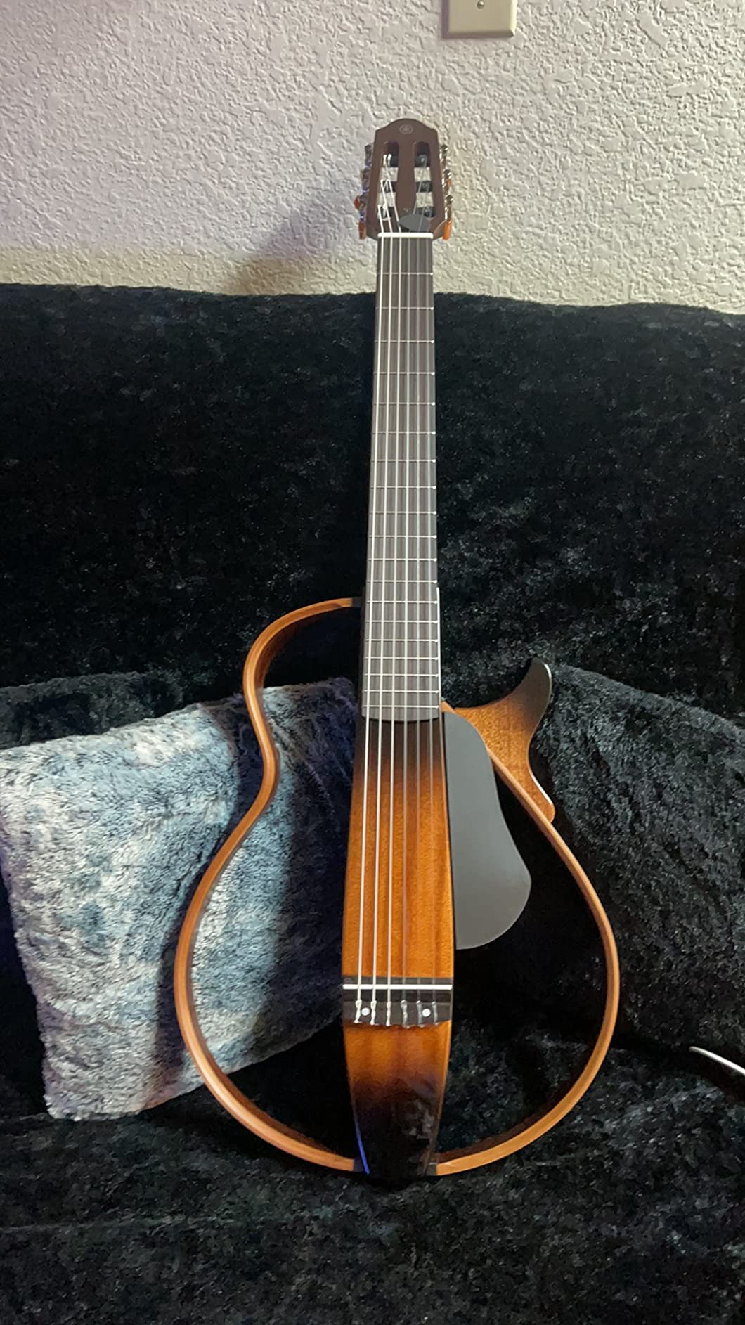 Yamaha SLG200N NT Nylon String Silent Guitar with Hard Gig Bag, Natural customer photo 1