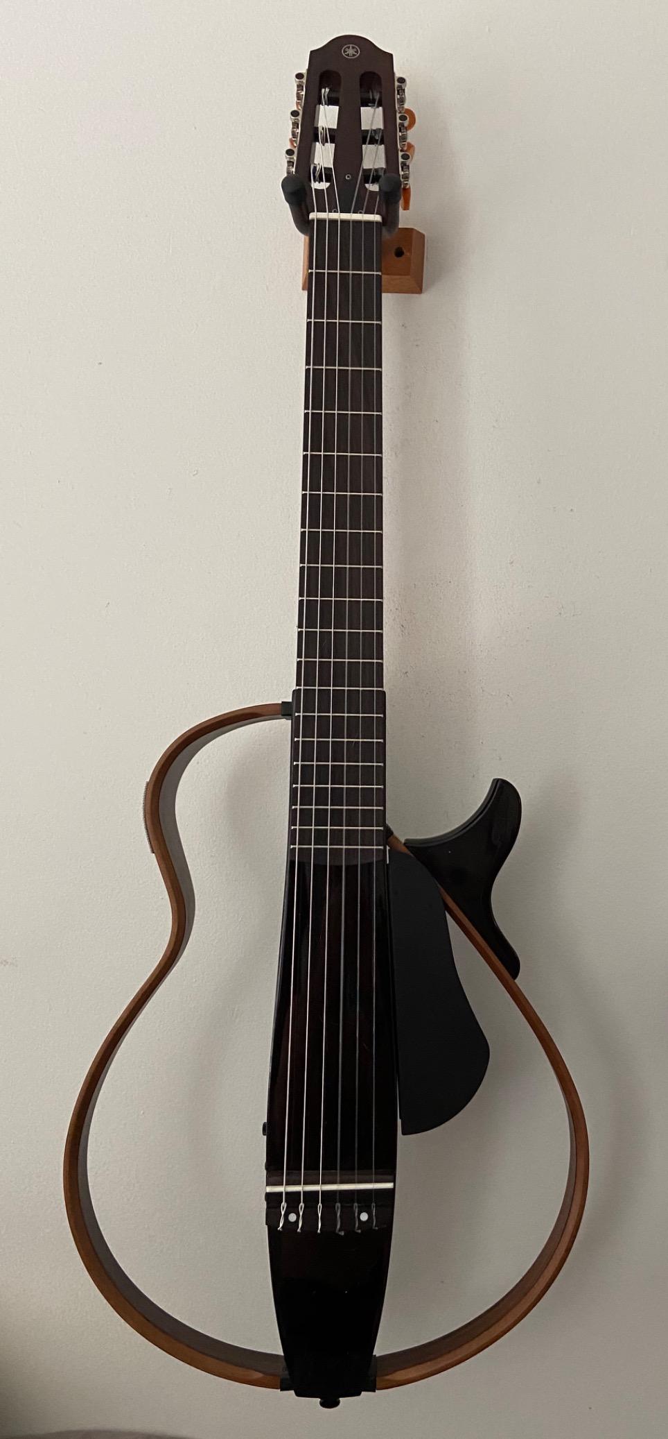 Yamaha SLG200N NT Nylon String Silent Guitar with Hard Gig Bag, Natural customer photo 2