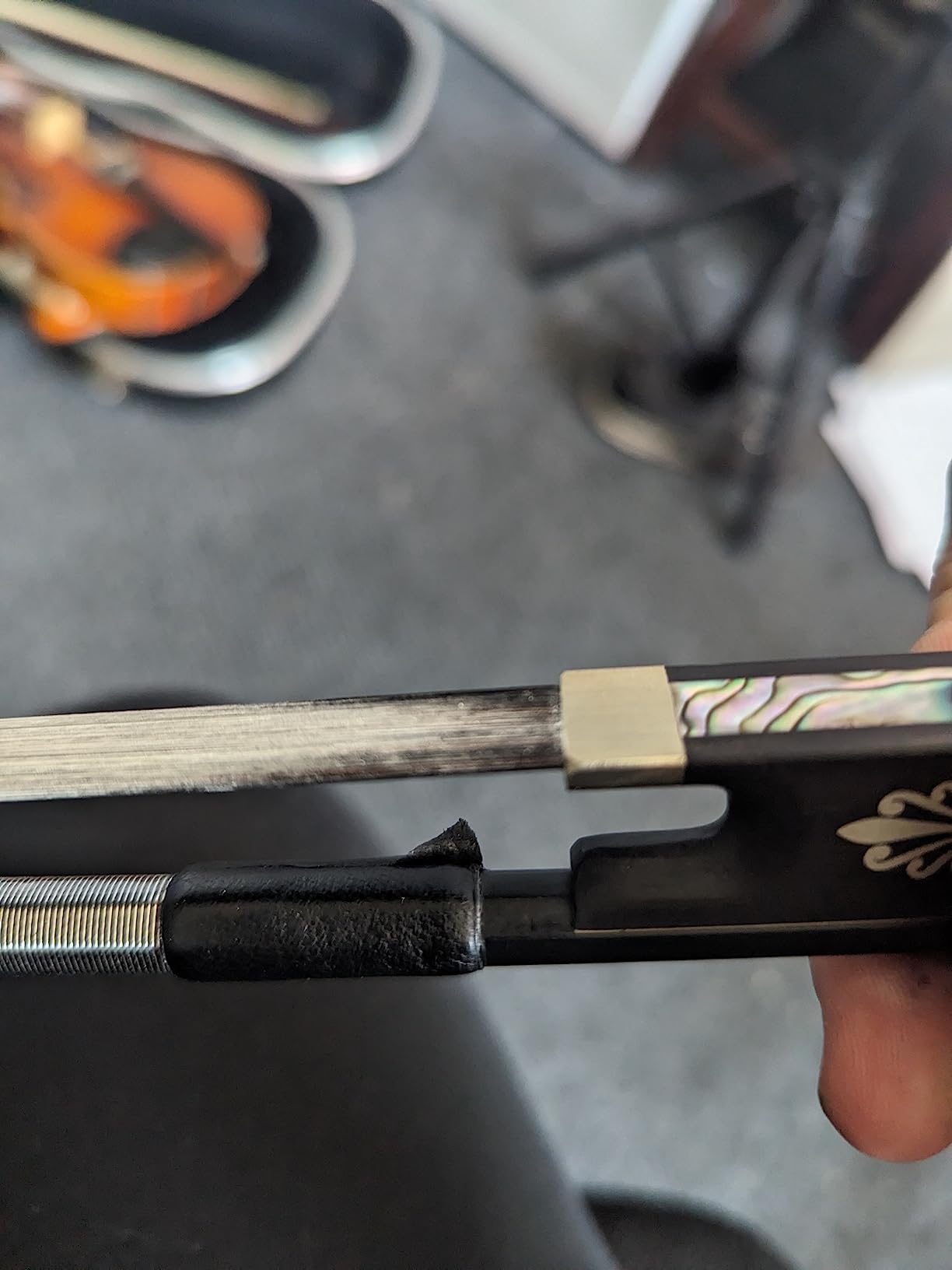 Brandnew Carbon Fiber Violin Bow 4/4 Size - Deep & Powerful Tone, Art No.106VB customer photo 1