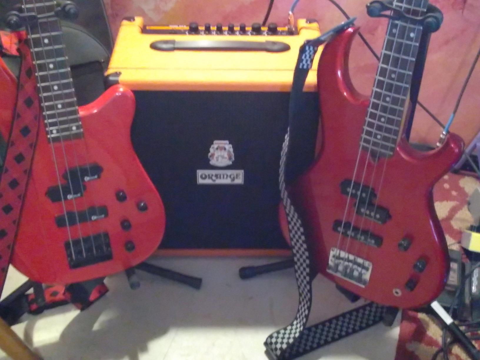 Royal Sovereign Orange Crush50 Bass Guitar Combo 1x12 50 Watts customer photo 2