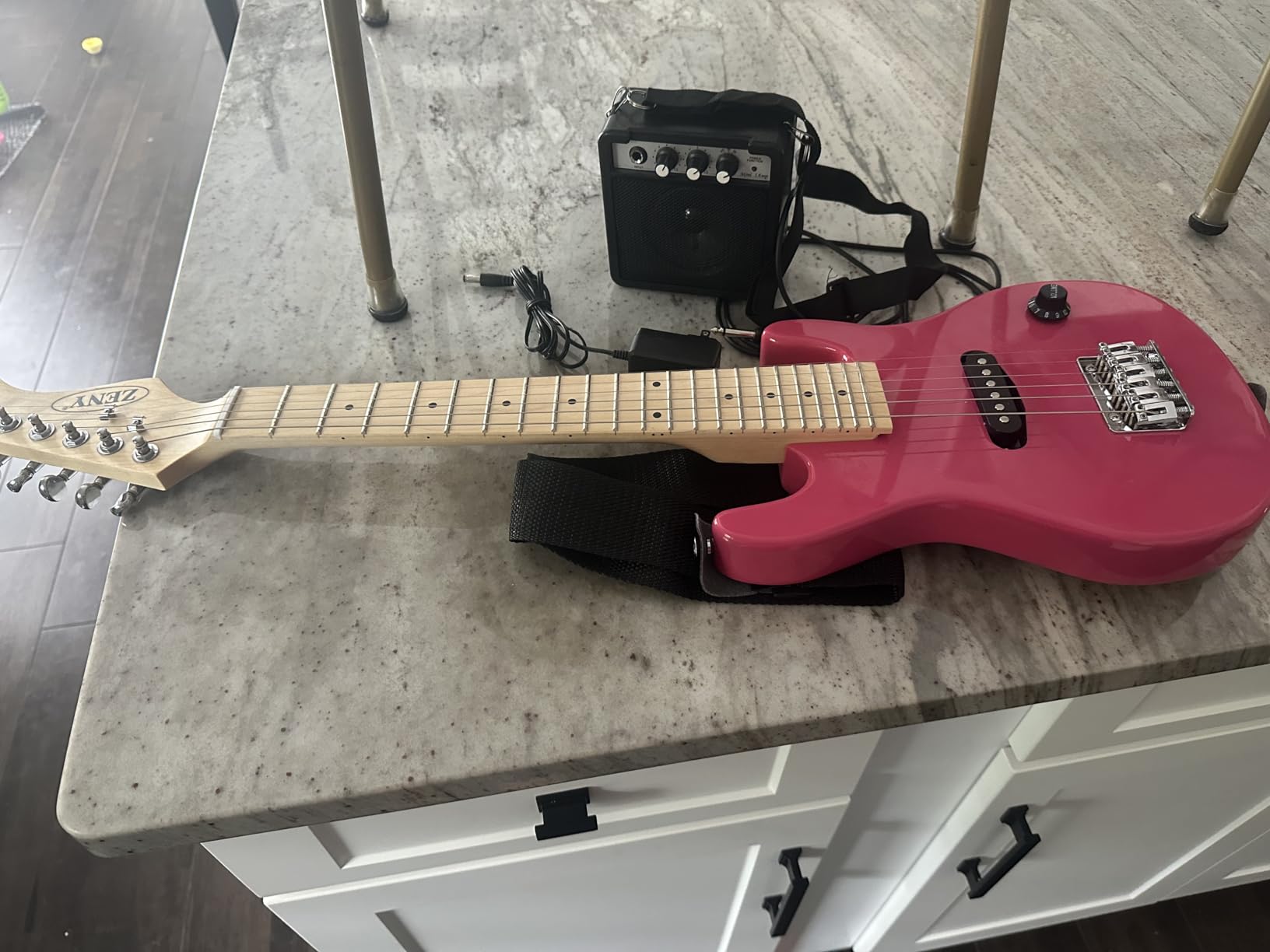 ZENY 30 inch Kids Electric Guitar with 5w Amp, Gig Bag, Strap, Cable, Strings and Picks Guitar Combo Accessory Kit, Blue customer photo 2