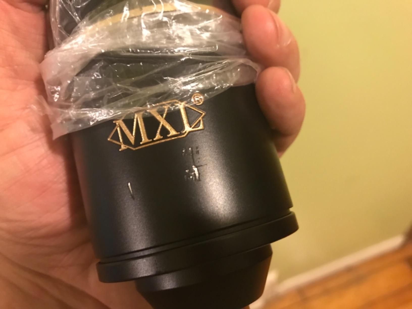 MXL 770X Multi-Pattern Condenser Microphone Bundle with Shock Mount, Pop Filter, 20' XLR Cable | Studio Quality Recording, Gaming & Streaming (Black) customer photo 1