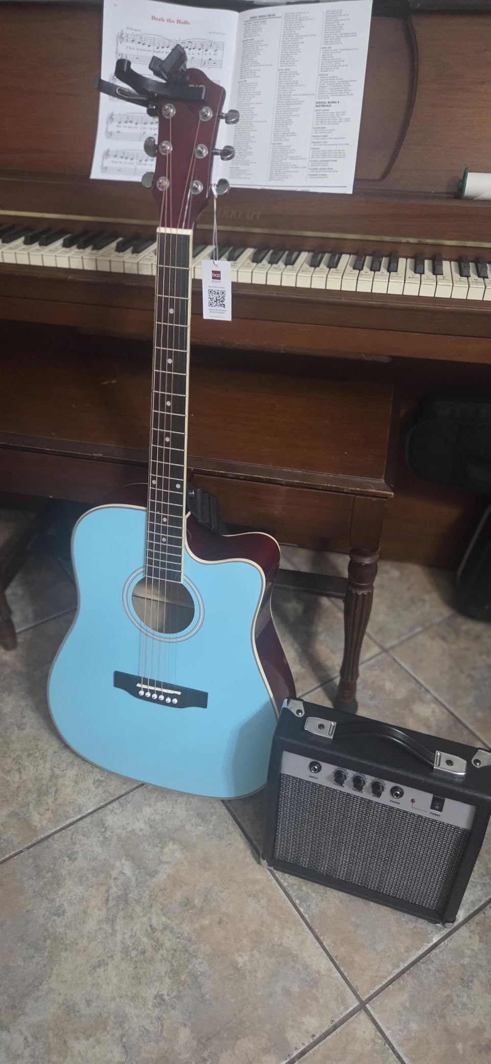 Best Choice Products Beginner Acoustic Electric Guitar Starter Set w/ 41in, All Wood Cutaway Design, Gig Bag, Strap, Picks - Blue customer photo 2