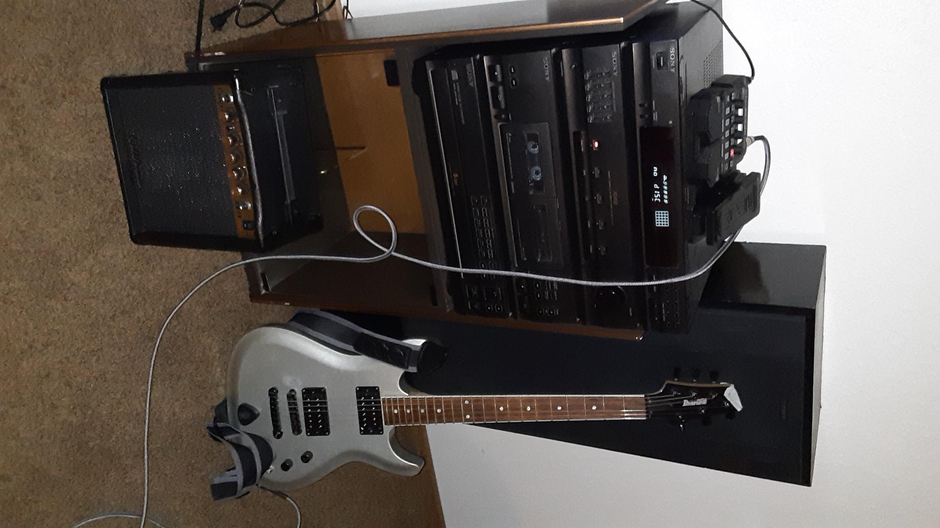 Zoom G1X Four Guitar Multi-Effects Processor with Expression Pedal customer photo 2