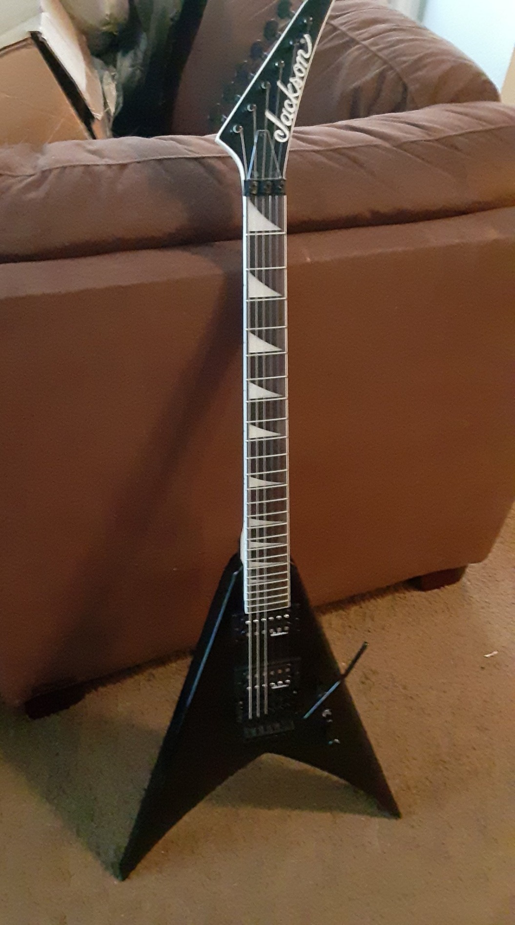 Jackson JS Series King V JS32 Electric Guitar - Gloss Black customer photo 2