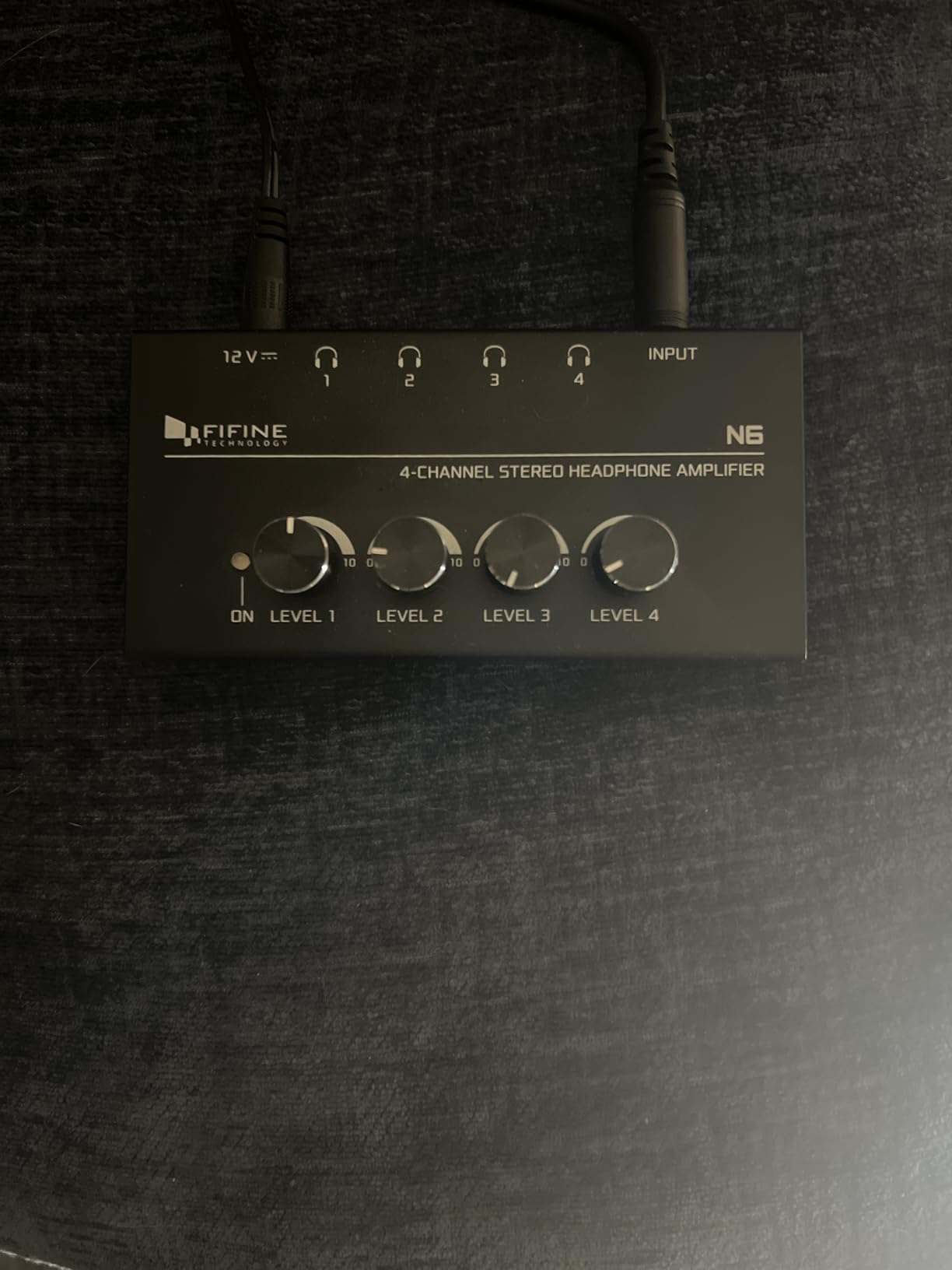 FIFINE Headphone Amplifier 4 Channels Metal Stereo Audio Amplifier,Mini Earphone Splitter with Power Adapter-4x Quarter Inch Balanced TRS Headphones Output and TRS Audio Input for Sound Mixer-N6 customer photo 2