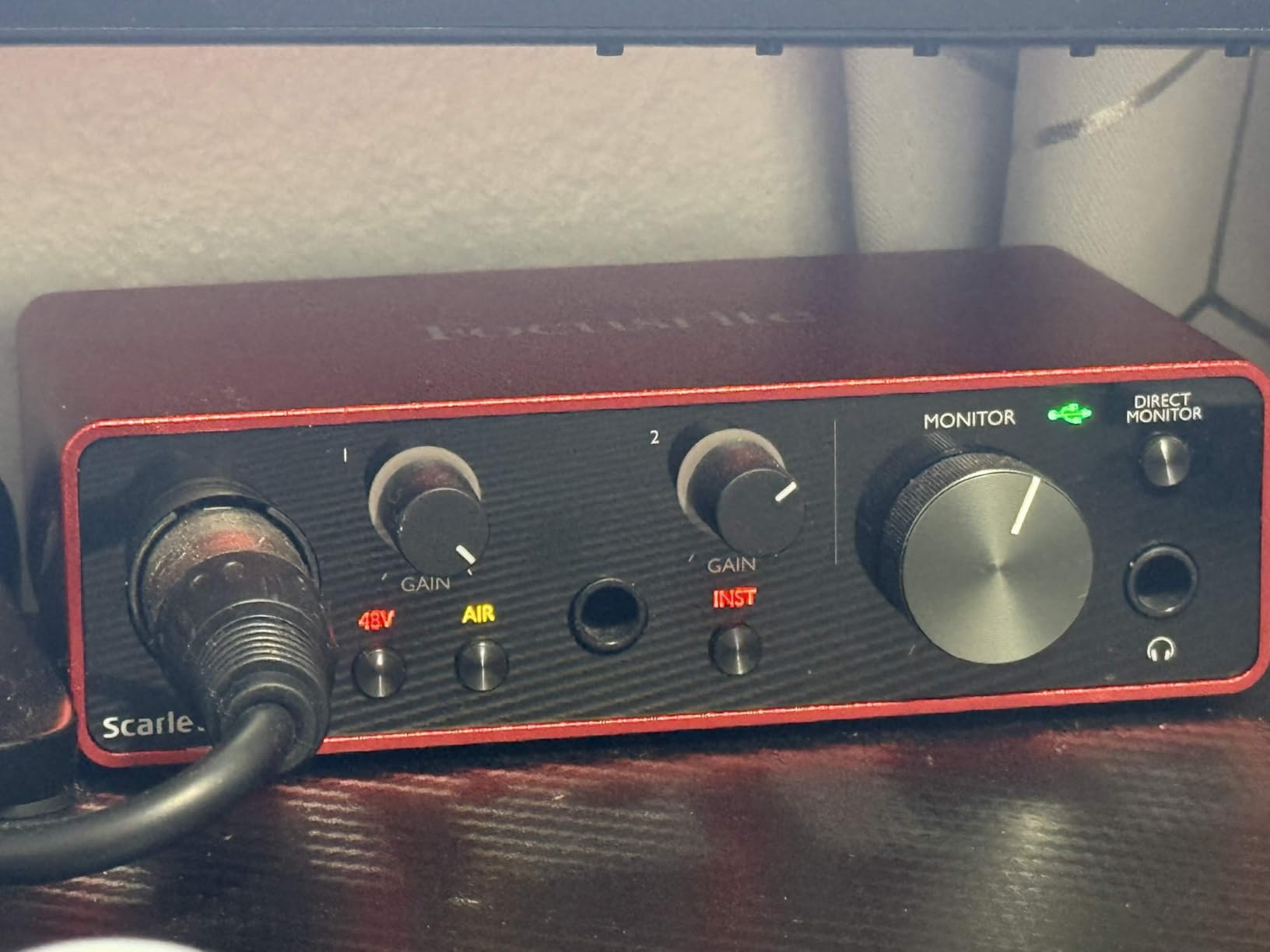Focusrite Scarlett Solo 3rd Gen USB Audio Interface for Guitarists, Vocalists, Podcasters or Producers - 1 XLR Mic Preamp, 1 Hi-Z Instrument Input, 24-Bit/192kHz, Air Mode customer photo 1