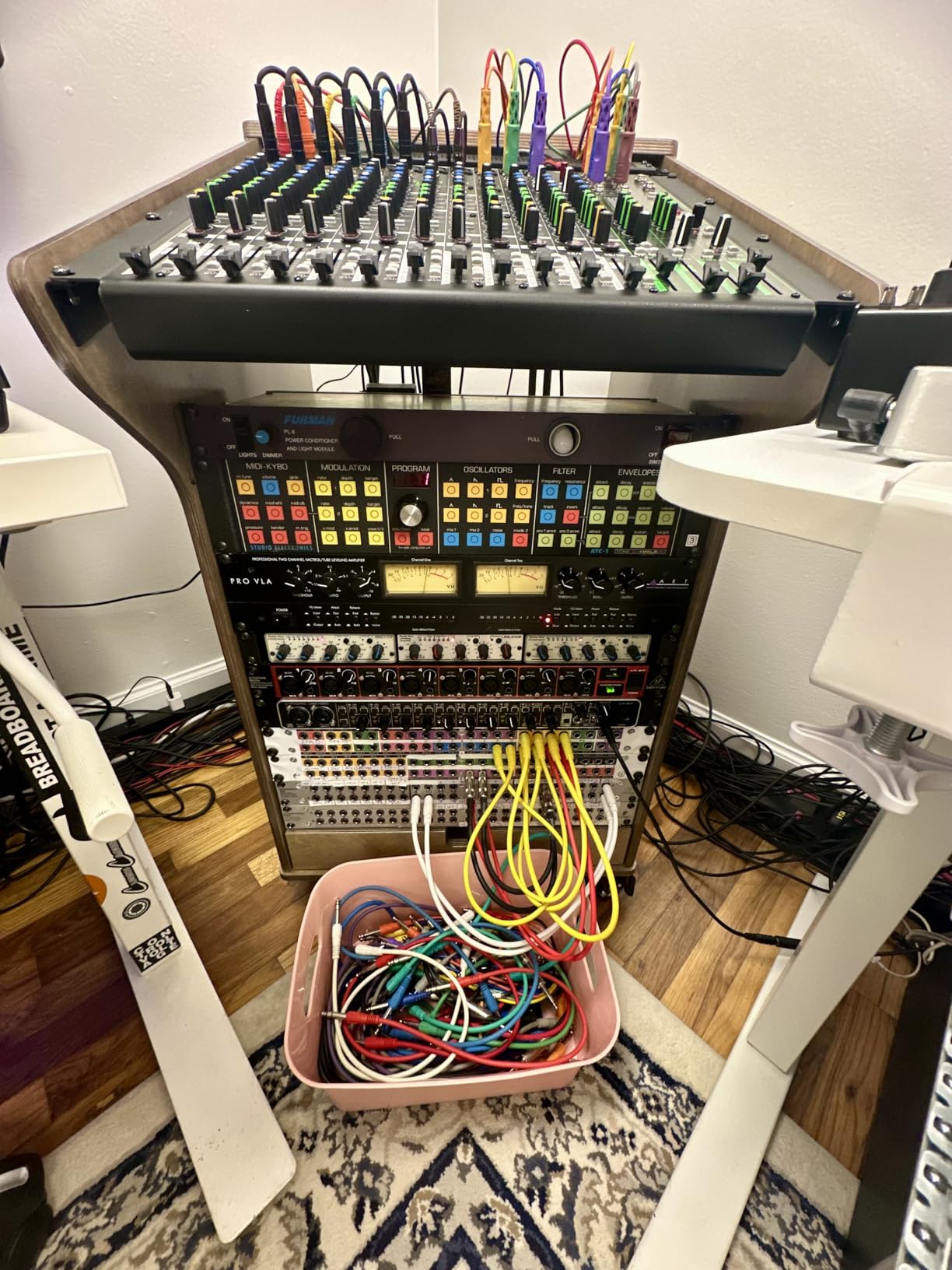 Mackie ProFX16v3 16-Channel Professional Analog Mixer with USB, Onyx Mic Preamps and GigFX Effects Engine customer photo 1