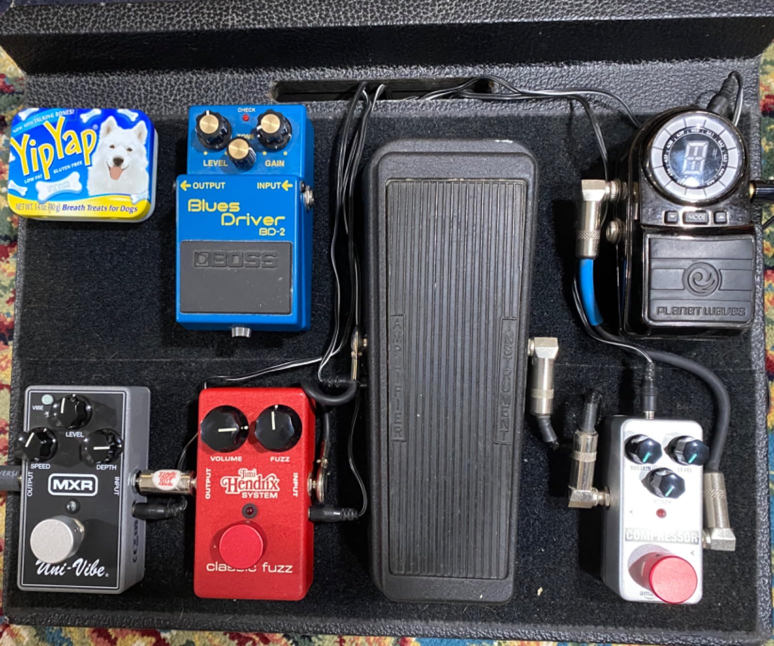 Amazon Basics Compressor Guitar Pedal, Fully Analog Circuit with True Bypass, Silver customer photo 1