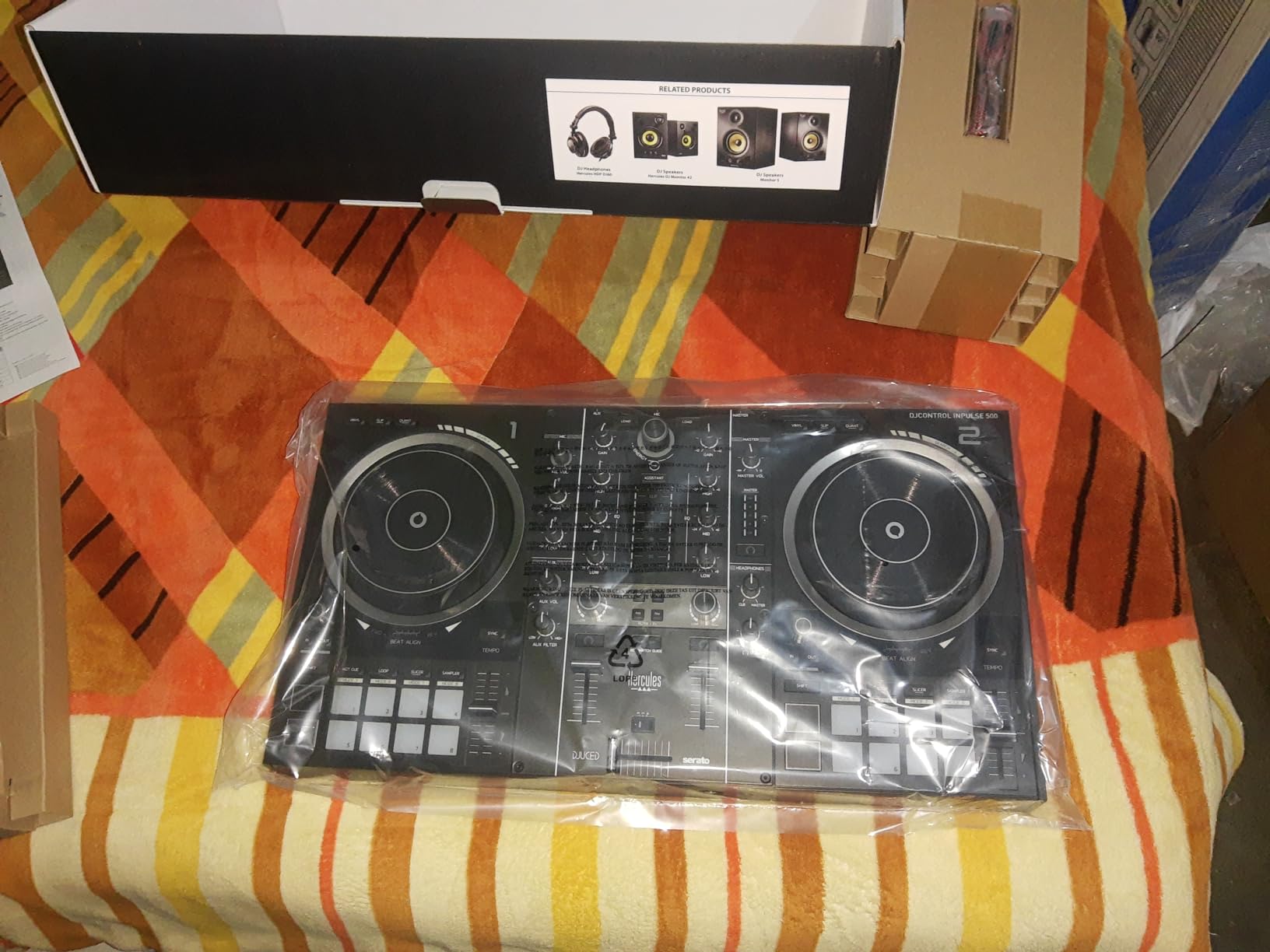 Hercules DJControl Inpulse 500: 2-deck USB DJ controller for Serato DJ and DJUCED (included) customer photo 1