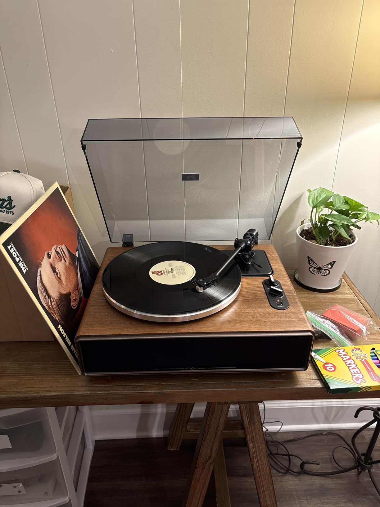 1 BY ONE High Fidelity Belt Drive Turntable with Built-in Speakers, Vinyl Record Player with Magnetic Cartridge customer photo 2