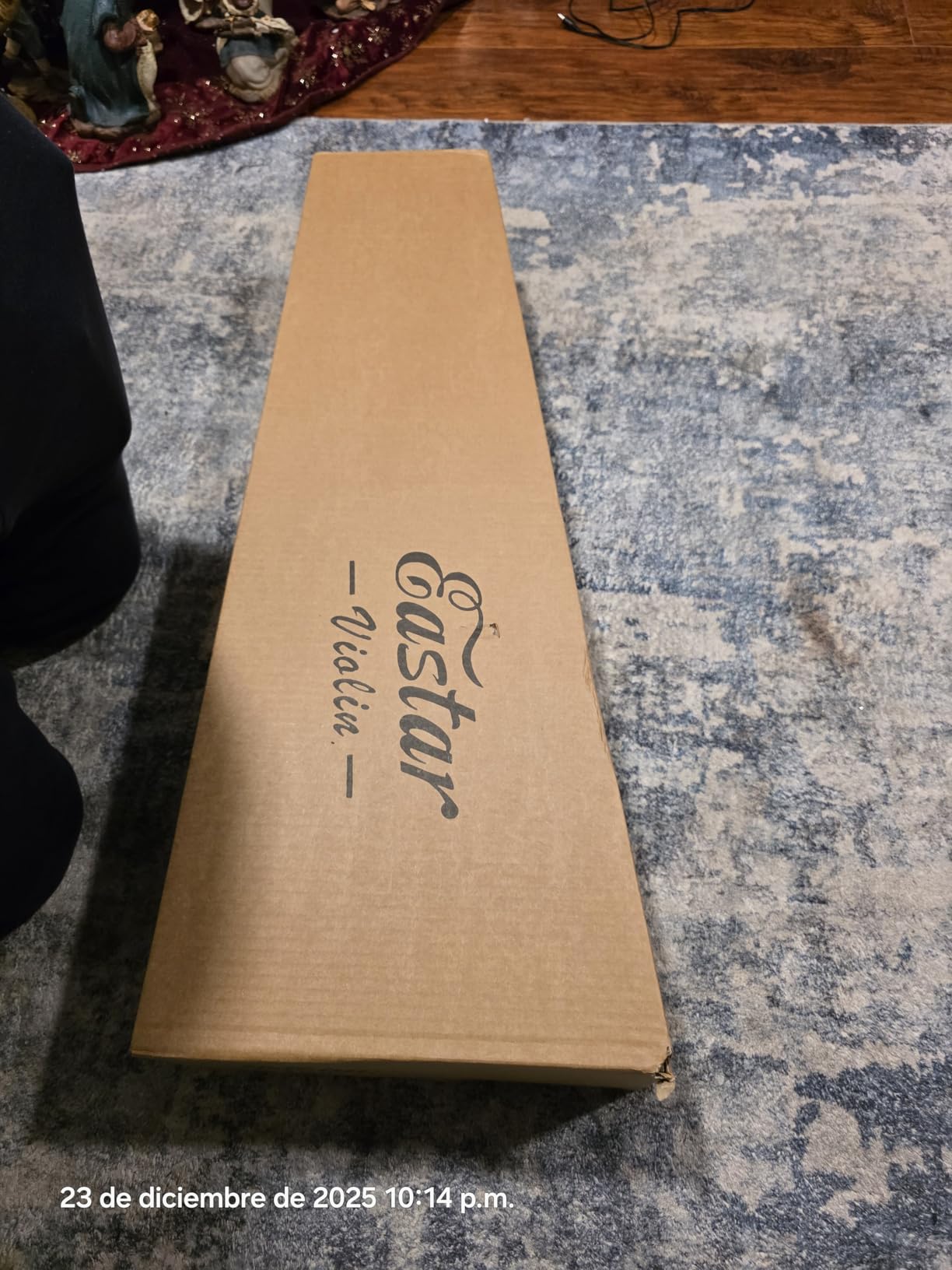 Eastar 1/2 Violin Set for Beginners, Half Size Fiddle with Hard Case, Rosin, Shoulder Rest, Bow, and Extra Strings (Imprinted Finger Guide on Fingerboard), EVA-2 customer photo 2