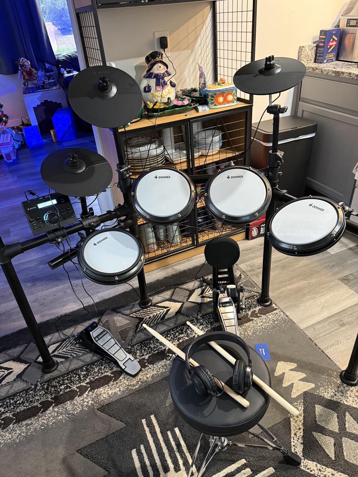 Donner DED-200 Electronic Drum Sets with Quiet Mesh Drum Pads, 2 Cymbals w/Choke, 31 Kits and 450+ Sounds, Throne, Headphones, Sticks, USB MIDI, Melodics Lessons (5 Pads, 3 Cymbals) customer photo 1