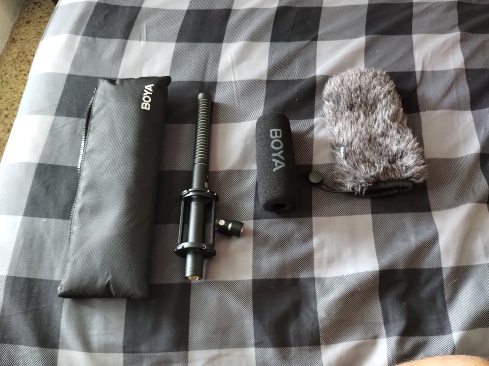 BOYA BY-BM6060 XLR Super-Cardioid Shotgun Condenser Microphone customer photo 2