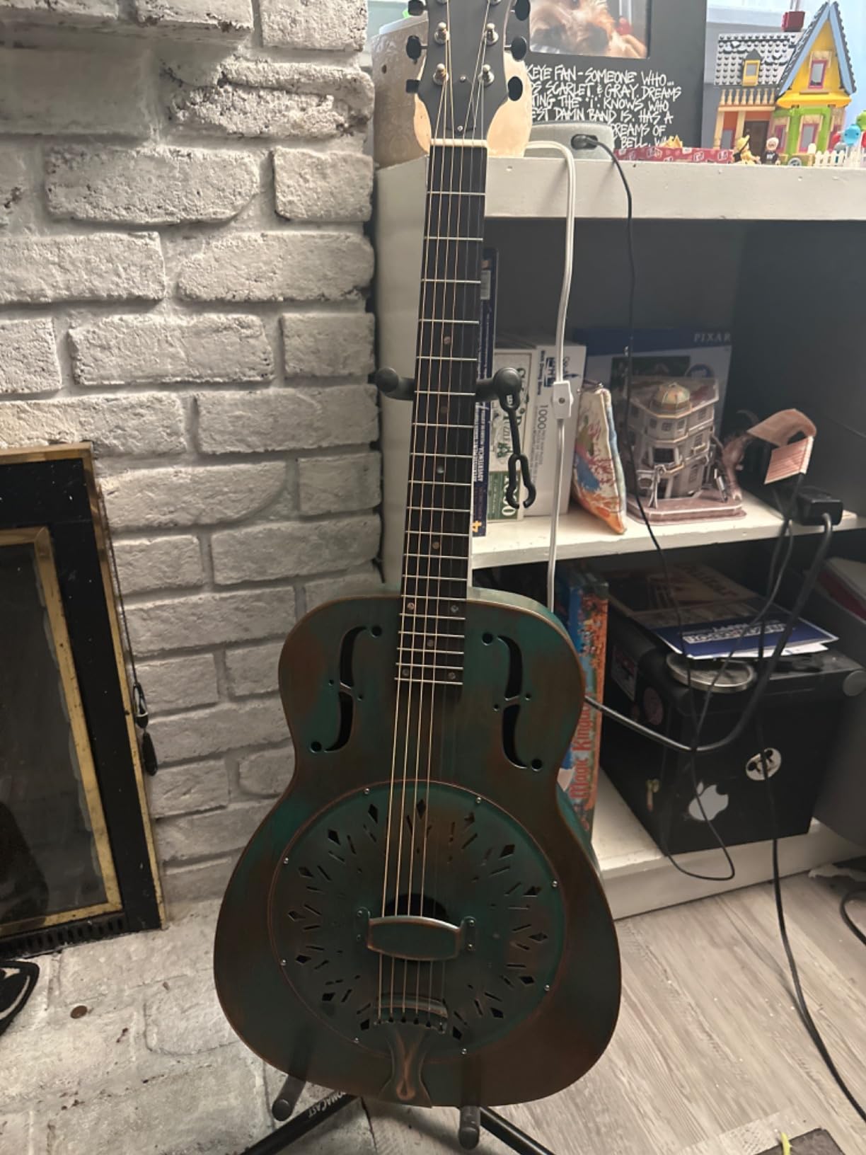 Swamp Dog Resonator, Style-0, Chicken Foot Coverplate customer photo 1