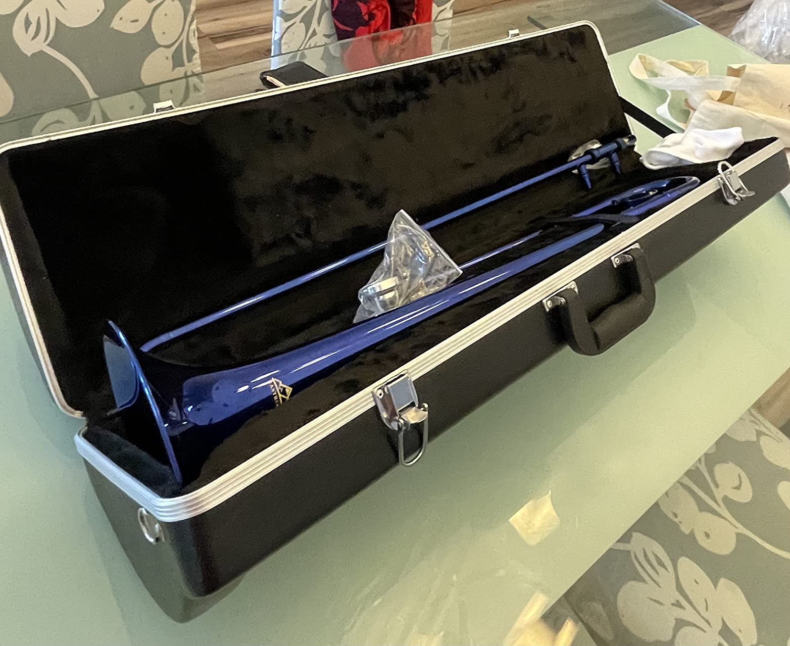 EASTROCK Bb Tenor Slide Trombone, B Flat Brass Plated Trombone Instrument for Beginners Students with Hard Case, with Mouthpiece, White Gloves (12.5mm/200 mm), Blue customer photo 2