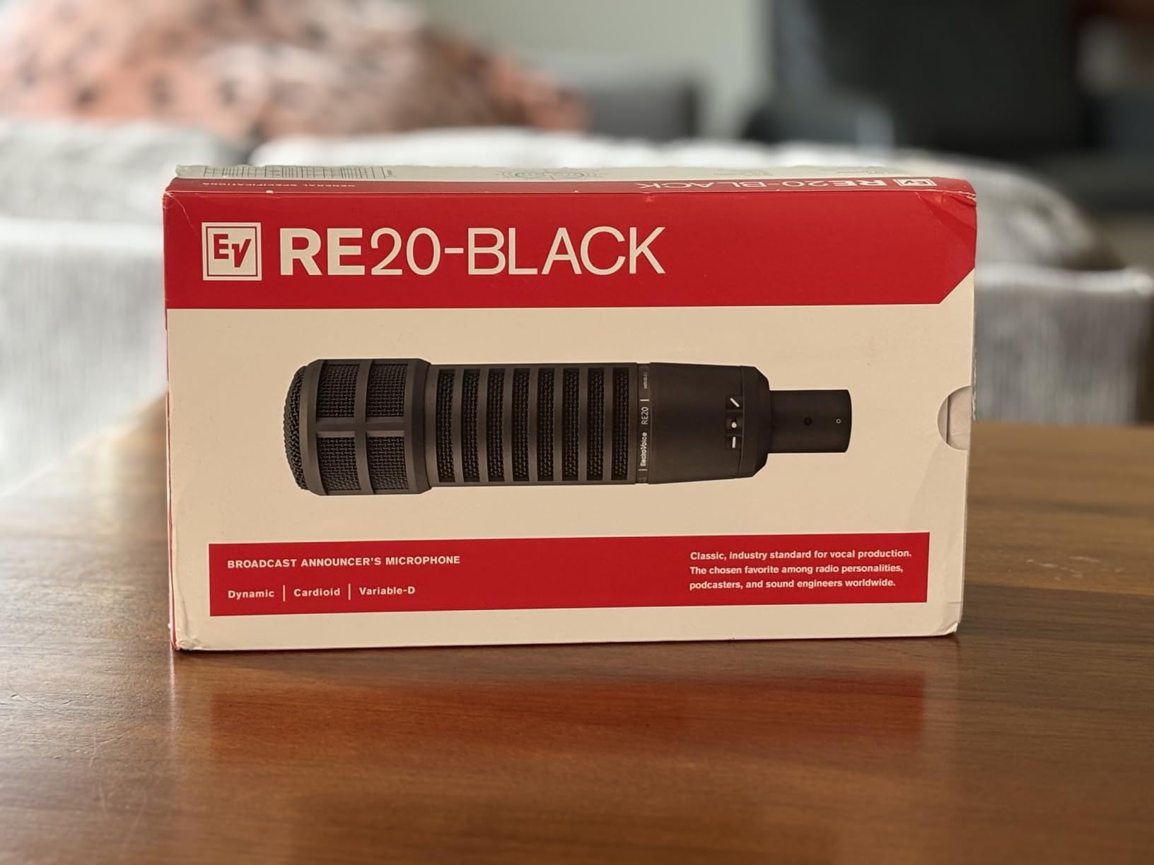 Electro-Voice RE20-BLACK Dynamic Cardioid Broadcast Microphone | Variable-D XLR mic for podcasting, streaming, voiceover, radio and studio recording with internal pop filter customer photo 1