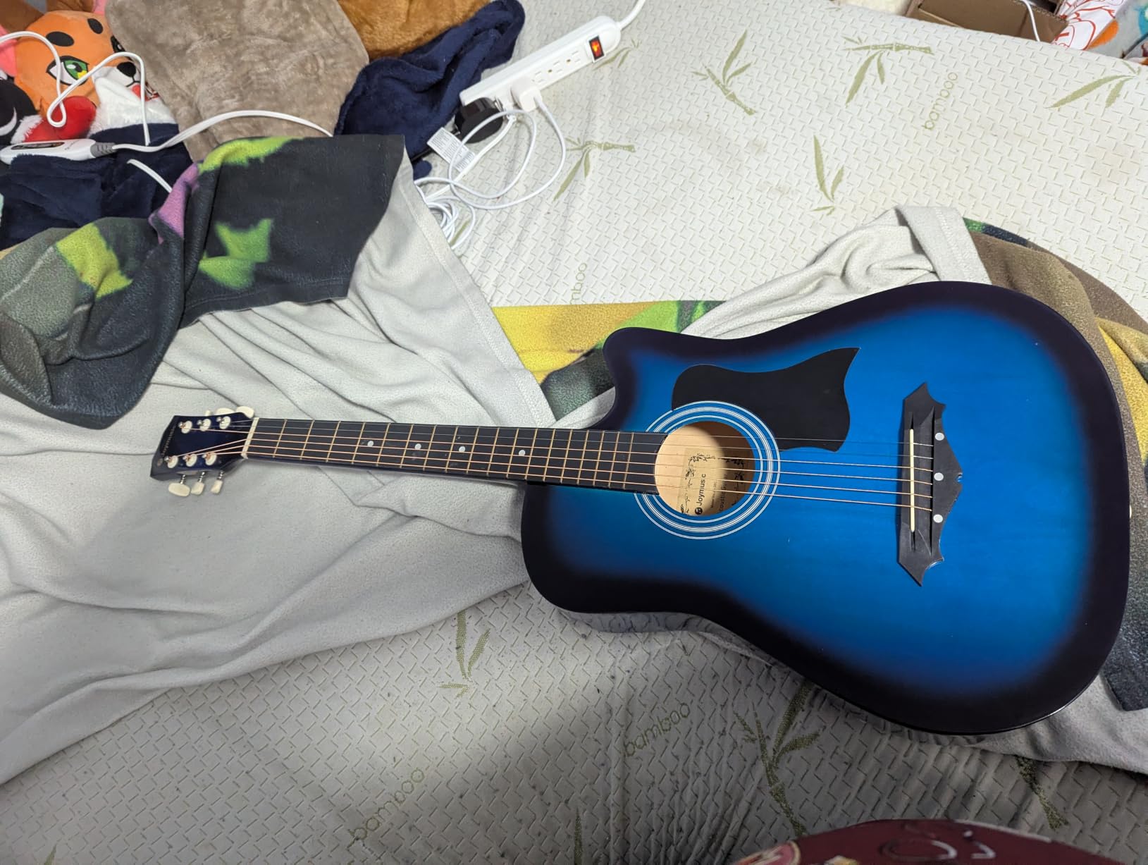 Joymusic 38 inch sunburst beginner acoustic guitar kit,bundle with a strap with picks holder,digital tuner, set strings, capo,cleaning cloth,6 picks,gig bag.(JG-38C,3TS) customer photo 1