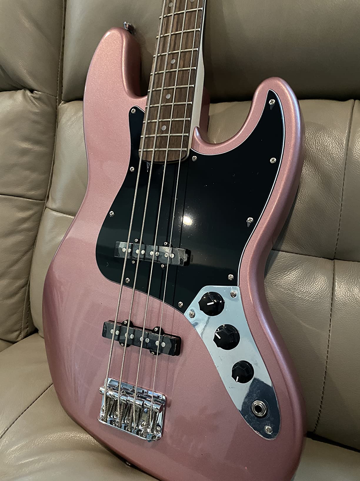 Fender Squier Affinity Jazz Bass Guitar, Maple Fingerboard, 3-Color Sunburst customer photo 1