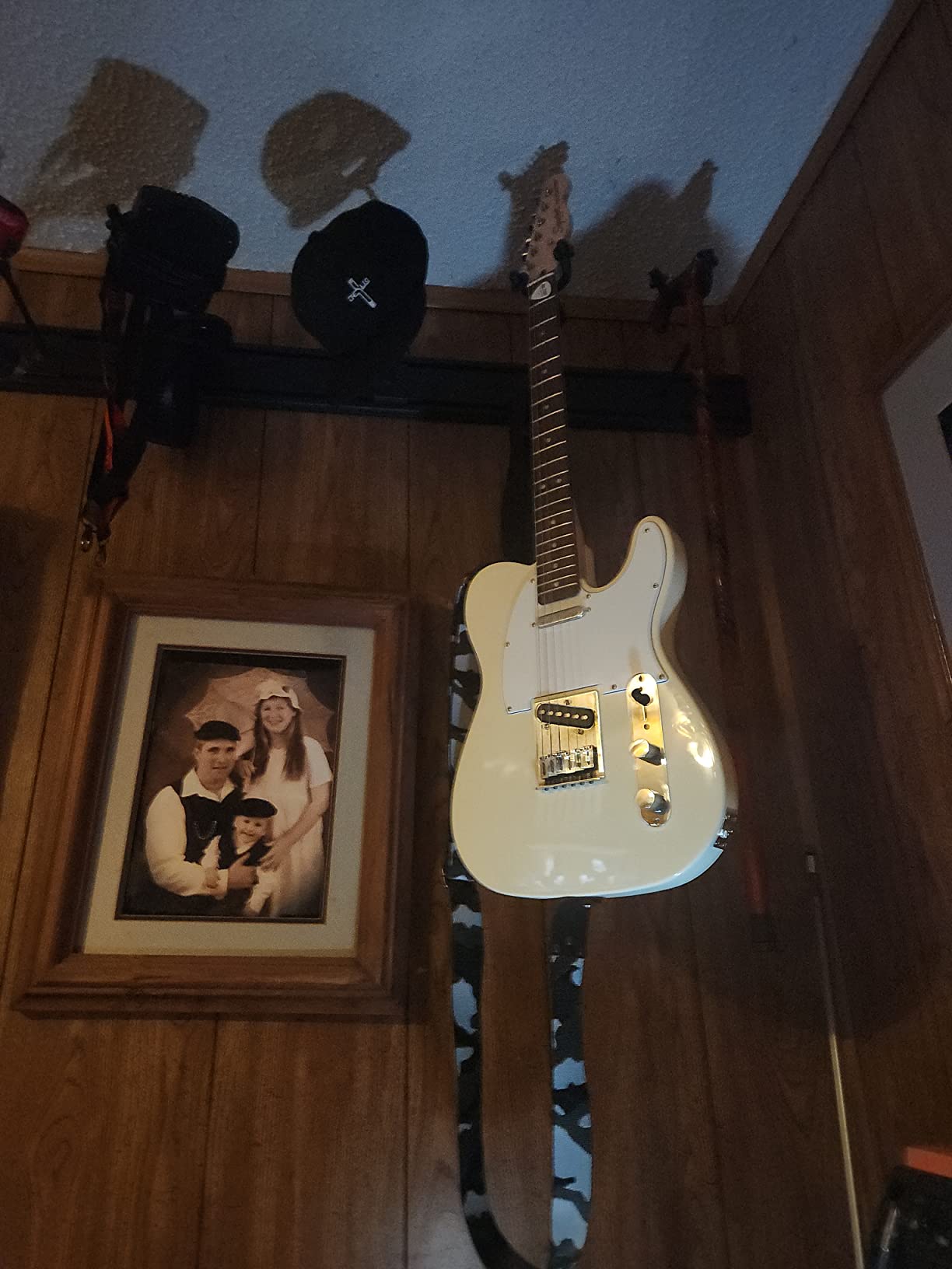 Squier Affinity Series Telecaster Electric Guitar, with 2-Year Warranty, Olympic White, Laurel Fingerboard customer photo 1