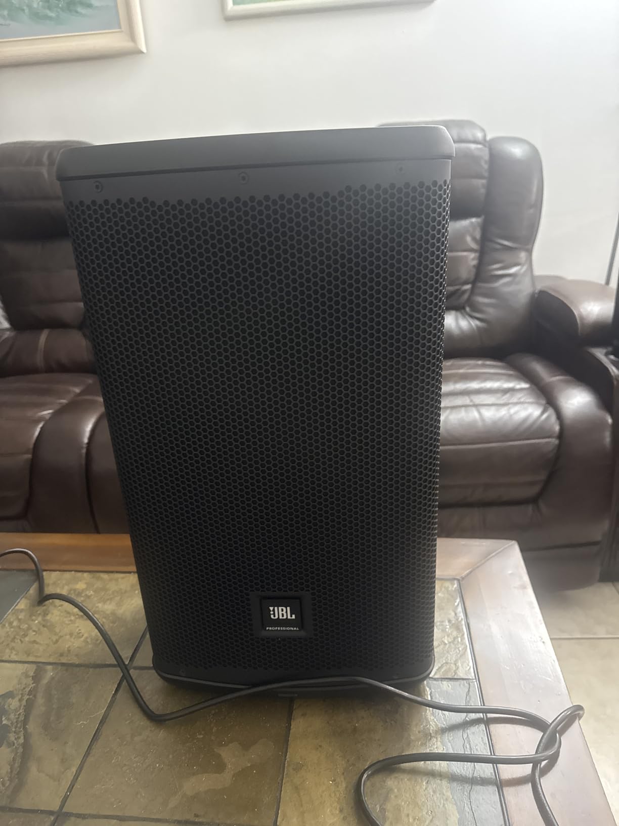 JBL Professional EON712 Powered PA Speaker, Loudspeaker with Bluetooth, 12 inch, 1300 Watt customer photo 1