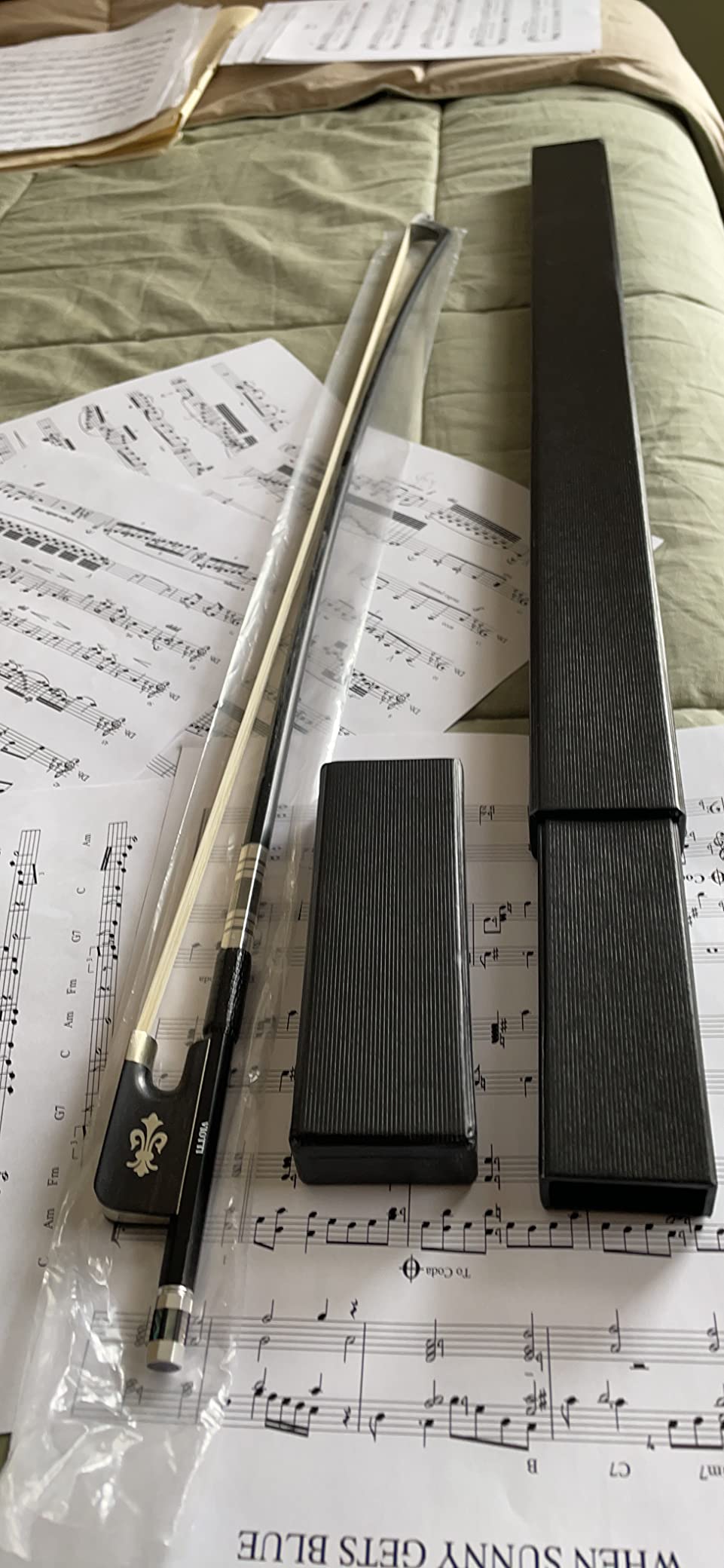 Viotti Carbon Fiber Cello Bow, Hand Crafted by Professional Bow Makers, Strong, Stiff & Well Balanced, Made with Mongolian Horse Hair, For Cellist of All Skill Levels customer photo 2