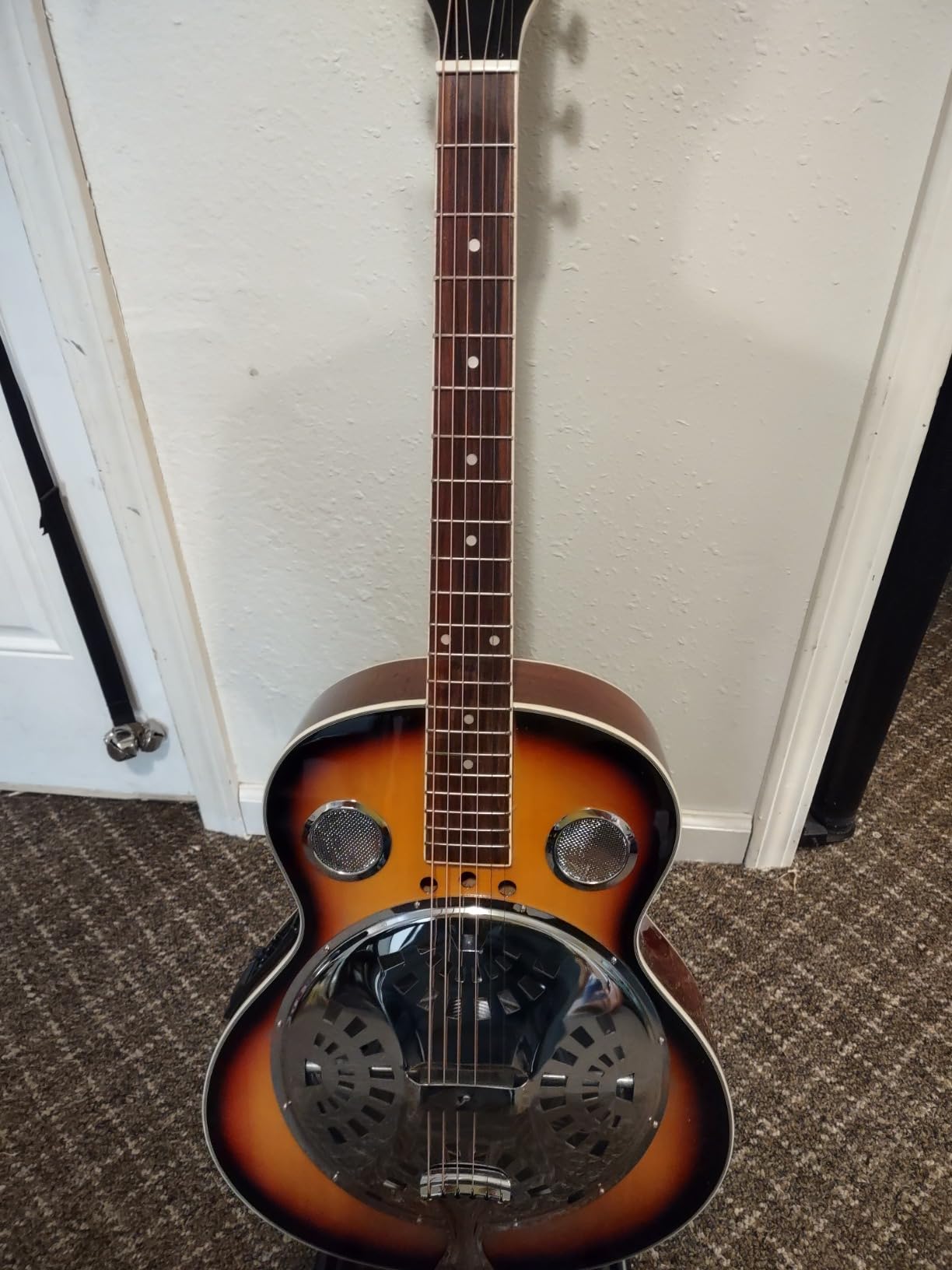 Pyle Resophonic Resonator Acoustic Electric Guitar - 6 String Round Neck Sunburst Mahogany Traditional Resonator w/Built-in Pre Amplifier, Case Bag, Strap, Steel Strings, Tuner, Picks customer photo 1