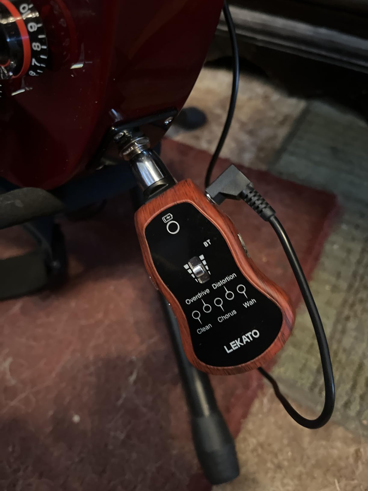 LEKATO Guitar Headphone Amp, Micro Electric Guitar Headphone Amp for Electric Guitar & Bass Rechargeable Bass Headphone Amplifier for Practice with 5 Effects (Clean Chorus Overdrive Distortion and Wah) customer photo 1