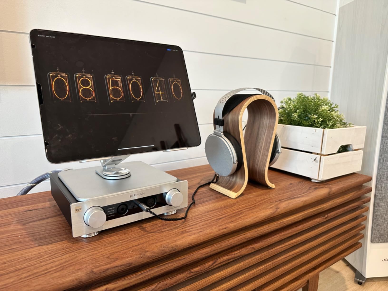 HIFIMAN EF400 Desktop Balanced Headphone DAC & Amplifier with Himalaya R2R DAC, 3.5/4.4/6.35mm Output for Home Audio customer photo 2