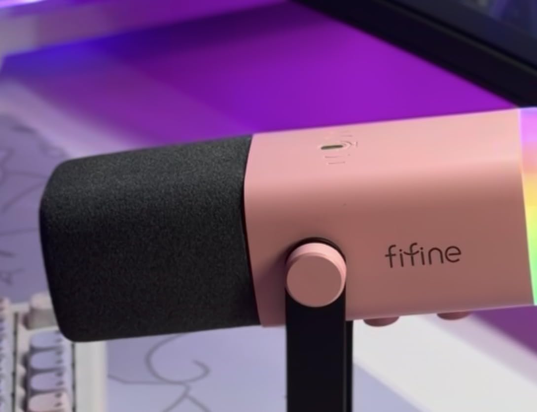 FIFINE AmpliGame AM8 USB/XLR Dynamic Microphone for Gaming and Streaming customer photo 2