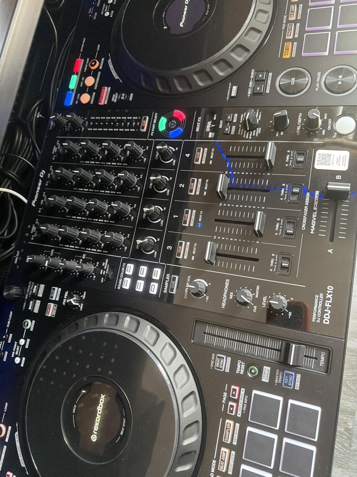 Pioneer DJ DDJ-FLX10 Limited Edition - 4-channel DJ controller for Rekordbox & Serato - Black customer photo 2