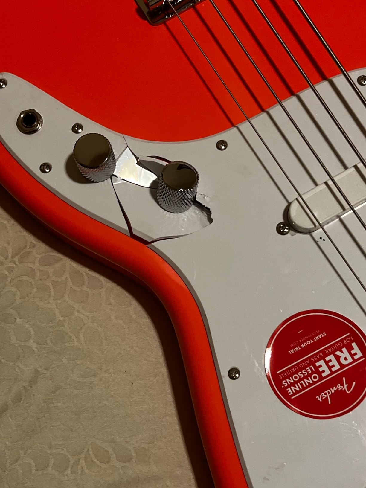 Squier Sonic Bronco Bass, Tahitian Coral, Maple Fingerboard customer photo 2