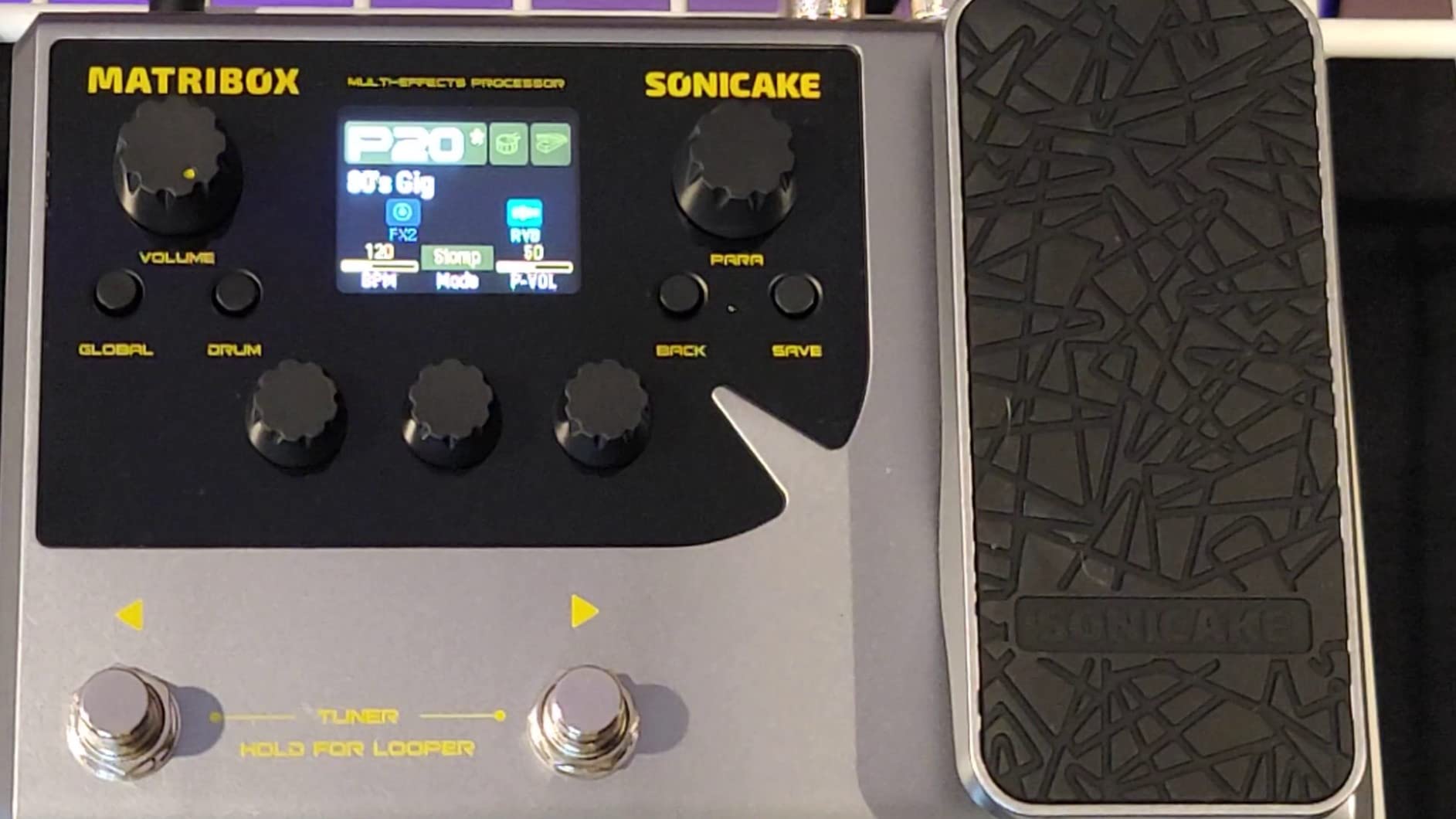 SONICAKE Matribox - Guitar Multi Effects Processor with Expression Pedal, With 130 Built-in Guitar/Bass/Acoustic Effects, Amp Modeling, IR Cabinets Simulation, Stereo OTG USB Audio Interface QME-50 customer photo 2