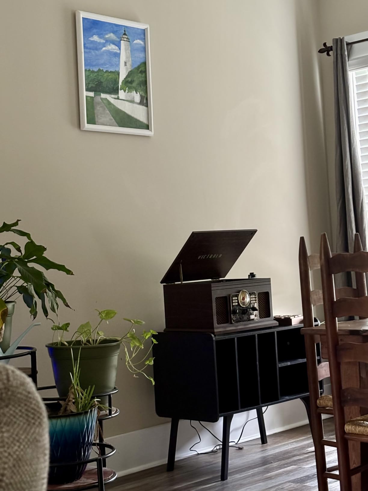 Lerliuo Record Player Stand with 4 Cabinet Up to 220 Albums, Retro Brown, Large Turntable Stand with Wood Legs, Mid-Century Record Player Table, Vinyl Holder Storage for Bedroom Living Room customer photo 1