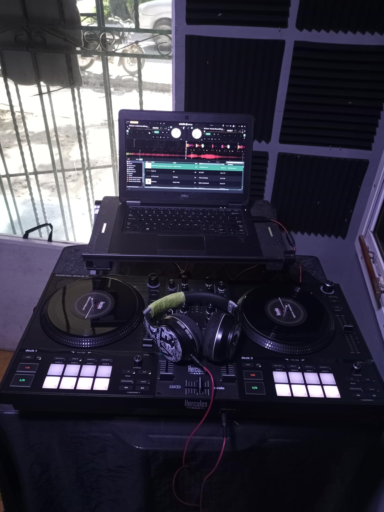 Hercules DJControl Inpulse T7, 2 Deck Motorized DJ Controller with Built-in STEMS Control, Serato DJ and DJUCED Included customer photo 1