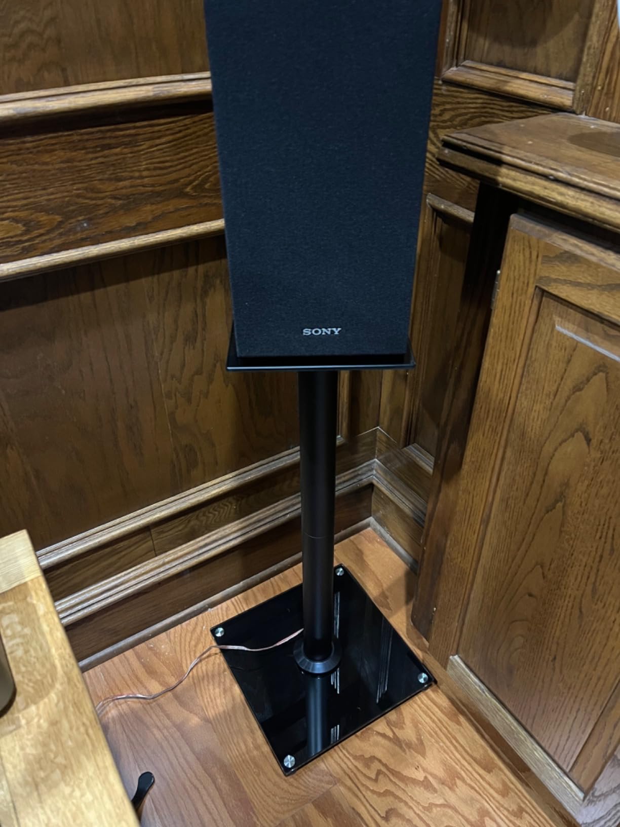 Rfiver Upgraded 45° Swivel Speaker Stands Pair for Surround Sound, Heavy Duty 28 Inch Bookshelf Speaker Stand Each Holds 44lbs Large Speaker, Floor Speaker Stand Built-in Cable Management, 1 Pair customer photo 2
