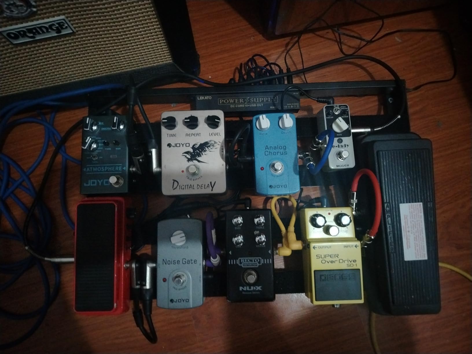 LEKATO Guitar Pedal Board, Pedal Board with Built-in Power Supply, 19x5.1x1.8