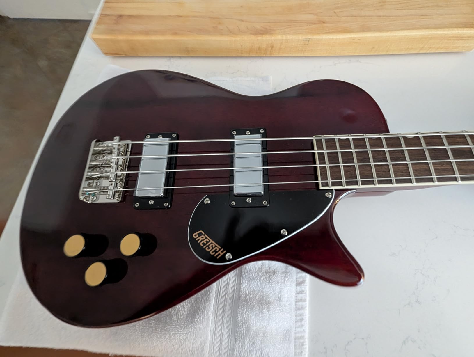 Gretsch Streamliner Jet Club Single-Cut Short-Scale Electric Bass Guitar - Walnut Stain | 30