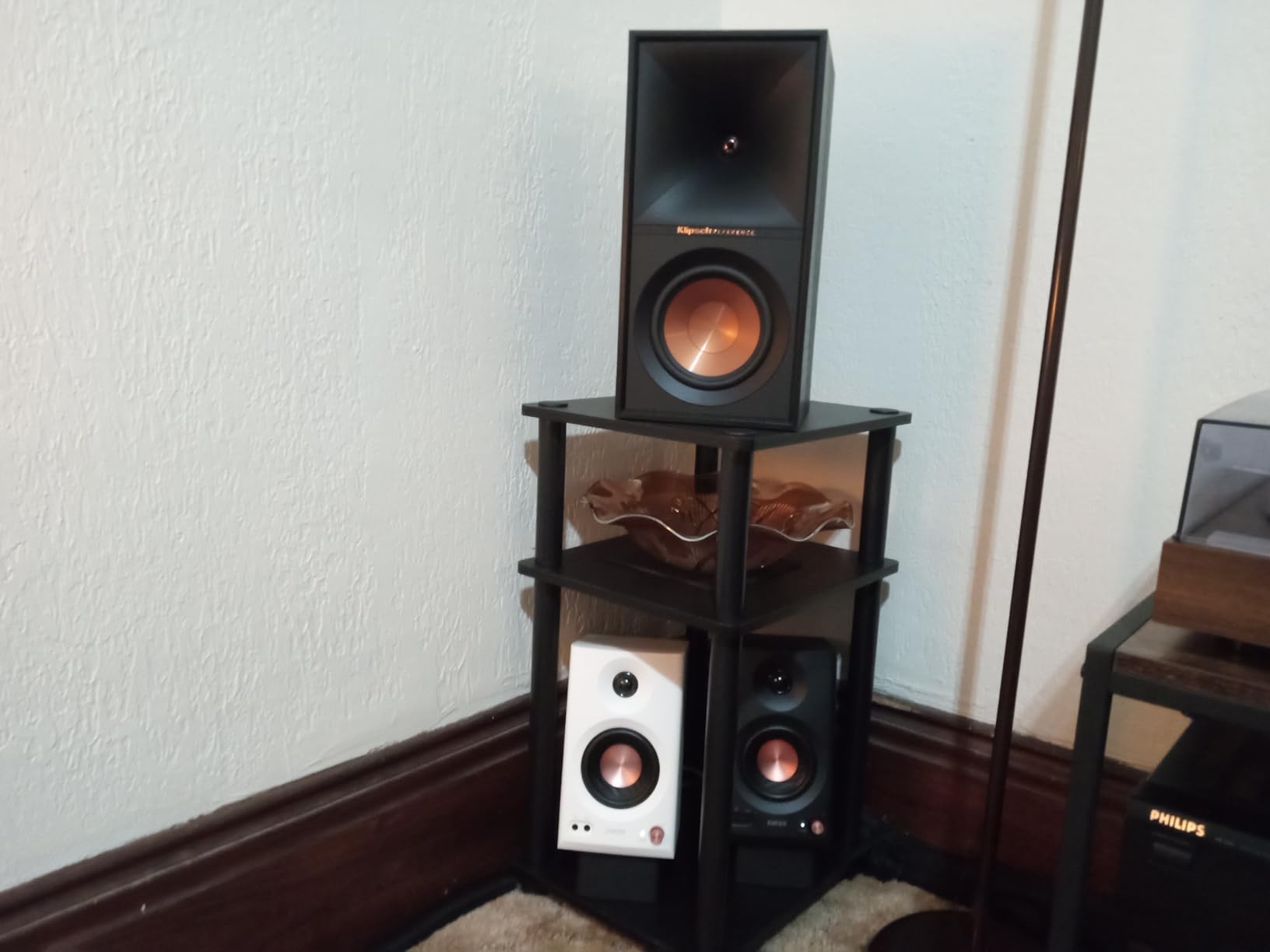 Edifier MR3 Powered Studio Monitor Speakers, Hi-Res Audio Certified Bluetooth V5.4 Active Bookshelf Loudspeaker, 2.0 Computer Speaker with Headphone Output RCA AUX Balanced TRS Input - Black (Pair) customer photo 2
