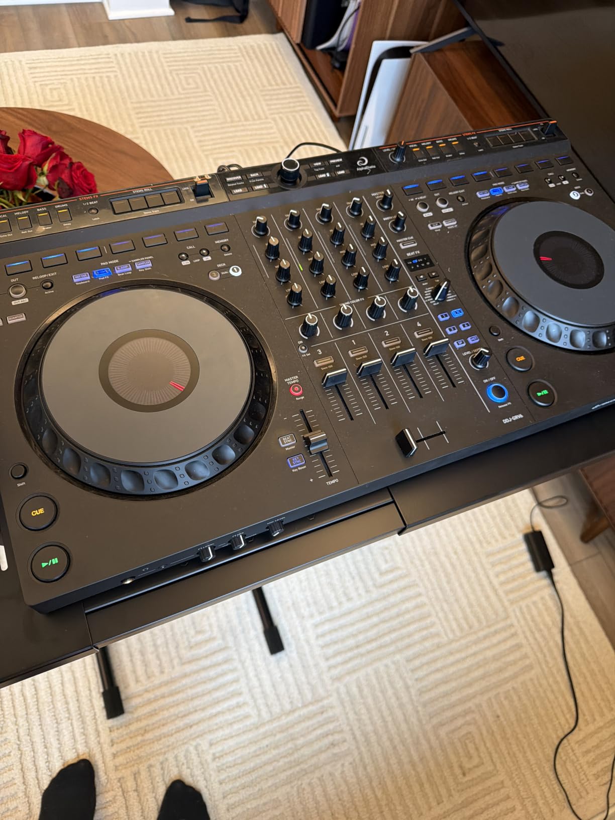 AlphaTheta DDJ-GRV6 4-Channel DJ Controller with Groove Circuit Live Remixing, Club-Standard Layout, Full-Size Jog Wheels, rekordbox & Serato DJ Pro Compatible customer photo 1