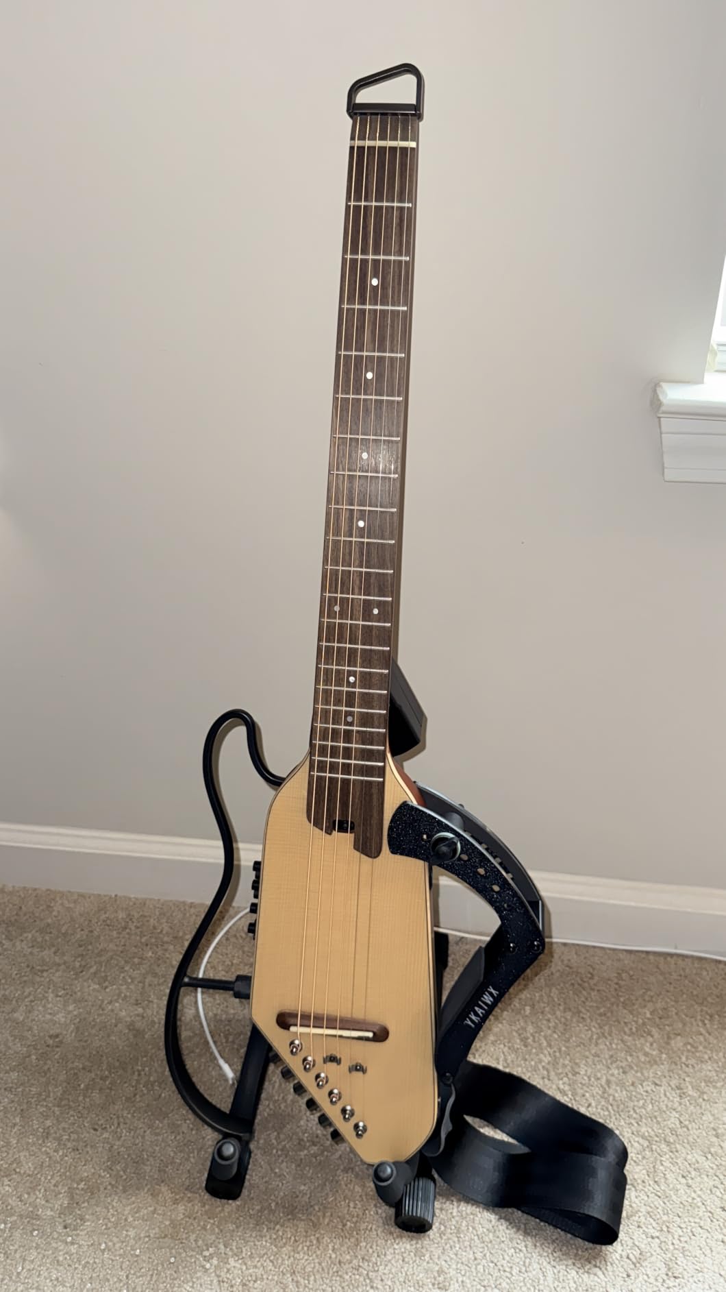 Donner Acoustic Electric Guitar HUSH I PRO Travel Guitar with Multiple Effect Modes Smart Guitarra Kit of Earphone, Gig Bag, Strap, Charging Cable, Sunburst customer photo 1