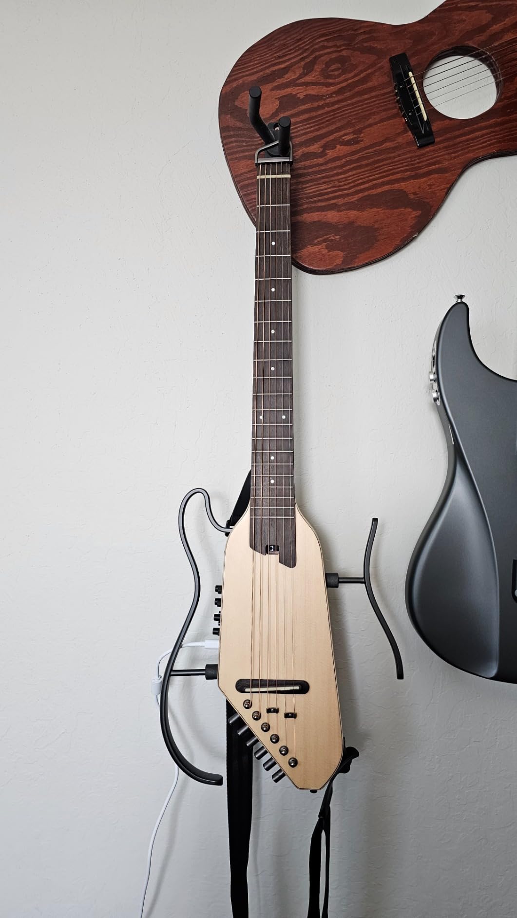 Donner Acoustic Electric Guitar HUSH I PRO Travel Guitar with Multiple Effect Modes Smart Guitarra Kit of Earphone, Gig Bag, Strap, Charging Cable, Sunburst customer photo 2